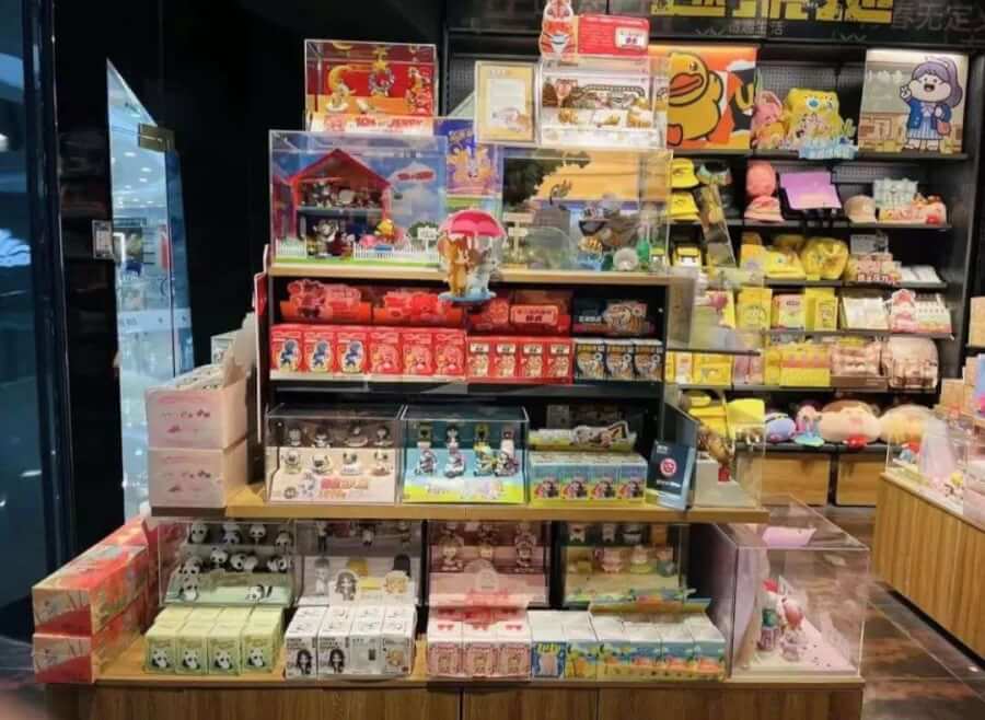 誰(shuí)在搶泡泡瑪特的生意？
